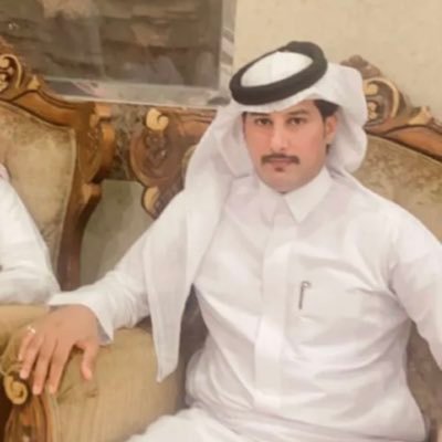 هاتِ يديك أشد بهما ازري،أضيّف من الأزمان عمراً إلى عمري .