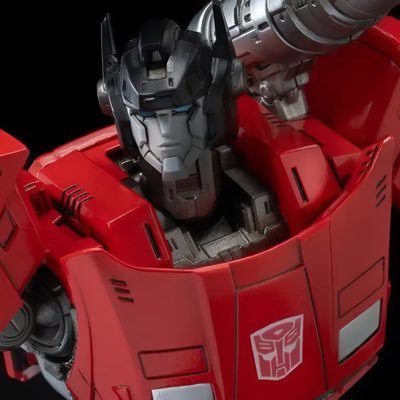 CrimsonSwipe's profile picture. 𝘼𝙪𝙩𝙤𝙗𝙤𝙩 𝙗𝙮 𝙙𝙖𝙮. 𝙎𝙠𝙞𝙡𝙡𝙚𝙙 𝙬𝙖𝙧𝙧𝙞𝙤𝙧 𝙗𝙮 𝙣𝙞𝙜𝙝𝙩. | See you on the big screen, @sirkevofficial. | #SirKevForSideswipe