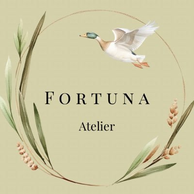 Fortuna_Atelier's profile picture. Somos uma marca que remonta a tradição dos antigos ateliês de costura, criando bolsas e acessórios de forma artesanal, com atenção a cada detalhe.