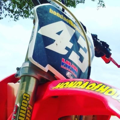 LockYouDownZ's profile picture. https://t.co/0f7C4IeVro