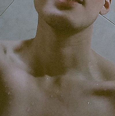 nueva cuenta, me borraron la anterior, solo quiero jugar sucio 🥵😈