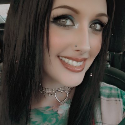 MissLilifans's profile picture. Moon Goddess Lili ✨ https://t.co/Qux7tkQri8 https://t.co/apnewTuXd4