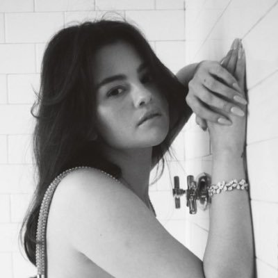 mainpopgirli3s's profile picture. 