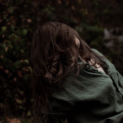 syllablemagic's profile picture. ѕнe/нer. 30. вeнold тнe ғlorιѕт. proғeѕѕιonal yearner.