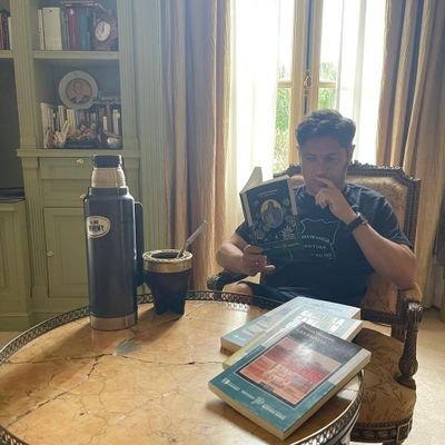 Cuenta fans del MEJOR Gobernador del país.
El Zurdo Comunista.