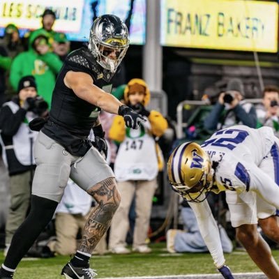UO Alum & Season ticket holder since 2007, Go Ducks! RIP 4 & 5 🕸️💚