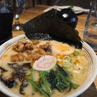 Xoxoluckugirl's profile picture. 