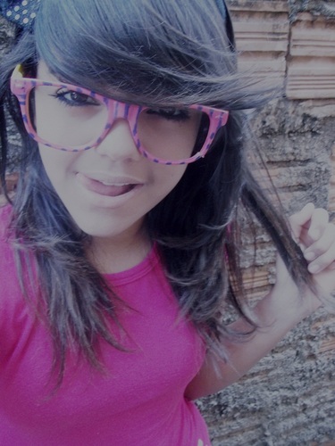 daora , qua bio é o namorado da bia {: ,  ciumenta , vergonhosa  , bobinha , e fofa   :) , eletronic , He Is We , *-* conquista meu follow ?  umbezo :*