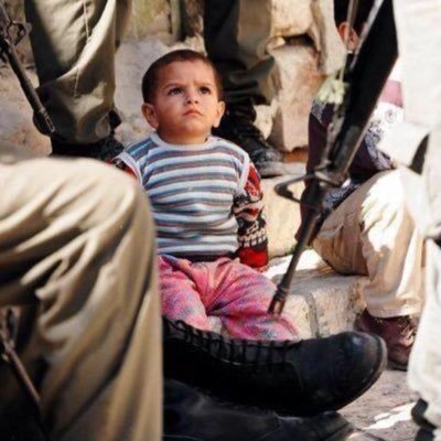 مواطن بسيط محب لوطنه، لا يملك ألا الرأي، ضد الطائفية والمناطقية والحزبية والقبلية ومع الوطن الذي يتسع الجميع . معارض لتدخل ايران بشؤون اليمن .