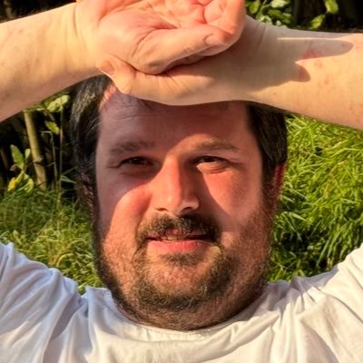 TobiasAlke's profile picture. Recht: https://t.co/OvsdgacU5a  @kyborginstitut @energiepyramide