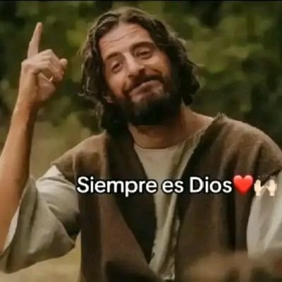 Vivire por Dios, por mi familia y lucharé por mis amigos... Leales siempre, traidores nunca!!!!! Además de ser 100% caraquista