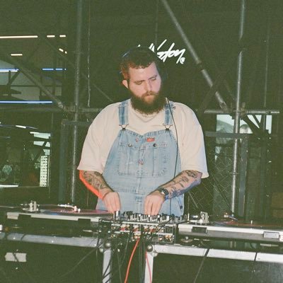 CaptainMonteg's profile picture. Max Sergeev // 33 // DJ, Melomaniac // Веду подкаст «Весьма наслышаны» // продаю пластинки в «Коробке винила»