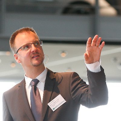 DrFlorianBecker's profile picture. Psychologist | Author | Speaker | Executive Advisor | Expert in Positive Psychology, Leadership | Passionate about High Performers | My own views.