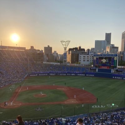 スポーツからゲームなんでも呟く自由アカです。 基本野球ファン。セはベイスターズ、パは公ファン。推しはオースティン。ファンとカスの区別はしっかりつけよう。一括りにしないこと。
