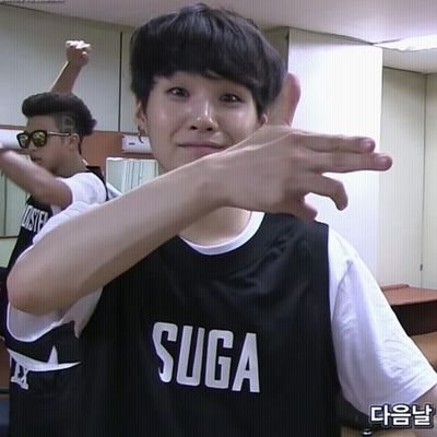 milkoongi's profile picture. army & fearnot | fan account