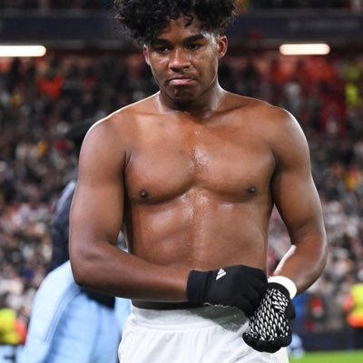 osek231's profile picture. Wielki wyśmienity fan @Realmadrid , snax goat Vini goat