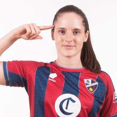 Jugadora de fútbol profesional de la SD Huesca. Fisioterapia en unizar. 🏡 Alloza