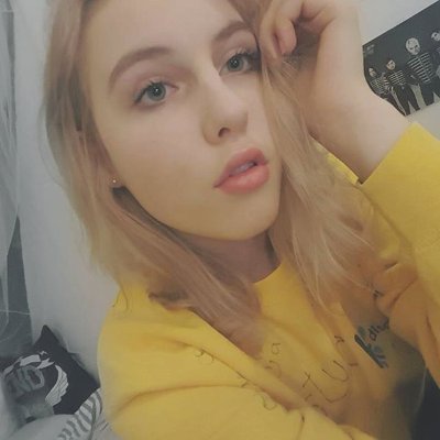 Etudiante blonde et toujours sympathique 🌟
