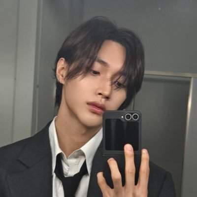 ek6100's profile picture. 