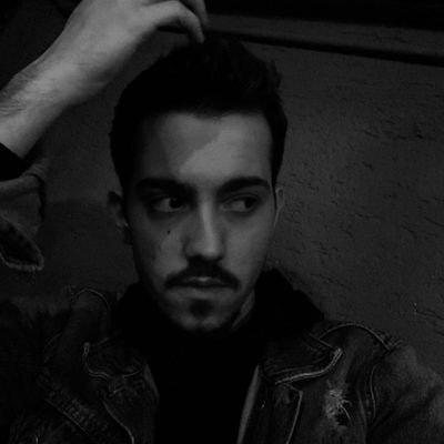 berkayekenell's profile picture. DÜNYA ELİMİN KİRİ