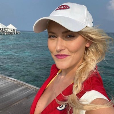 I’m caring and honest lady I’m a billionaire I came from a wealthy family I came here to help the poor in any situation I’m not here for relationship