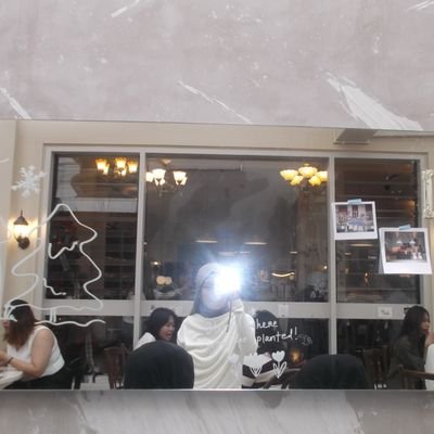 eitcharch's profile picture. i'm still alive