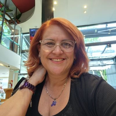 Abogada, escritora'El Nuevo Genocidio*, Pte. de Conuvive Escribiendo mi segundo libro. Feminista disidente.