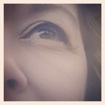 sovola's profile picture. Umutlu, emekli, dr 😊