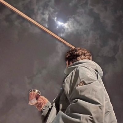 zk_507's profile picture. لاتزعل لما اعاتبك خاف لما اسكت.