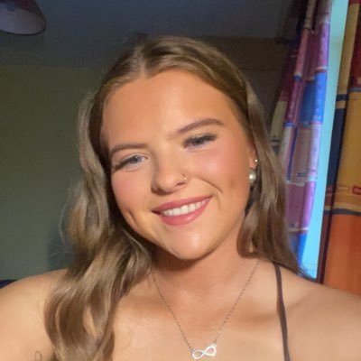 kellyroche708's profile picture. Travel and Tourism student @TUS_ie 🌎✈️