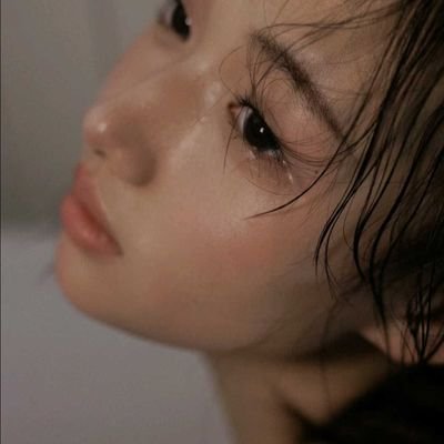 Qujin5587690's profile picture. 不要因为睡懒觉，而感到自责。
因为你起来，也创造不了什么价值。
你能在浪费时间中获得乐趣，就不是浪费时间。