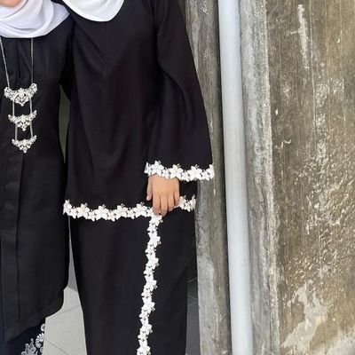 aleesasuzri's profile picture. nonchalance.