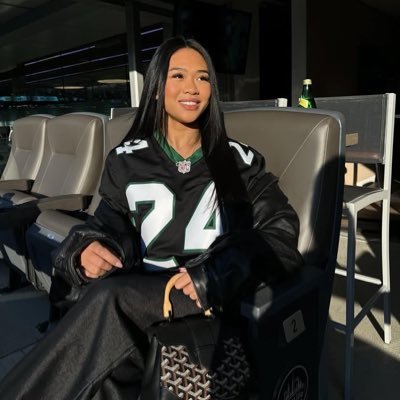 floweretblossom's profile picture. 𝜗𝜚⋆₊˚ NOT @sunisalee_