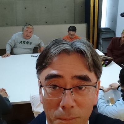 落語作家 執筆落語台本120本 新撰落語もぎた亭作家代表
関西学院大学甲山落語研究会OB 将棋四段 柔道初段