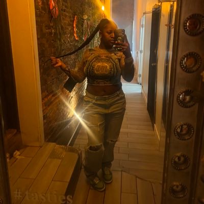 #pisces | TikTok livingwithjay3 | slim thick | gym girlie | IG jay.neishab ♊️. questions just ask | relationship advice dm me | hairstylist
