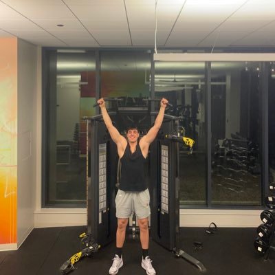 š²šŖ6ā10 PF/C-Sophomoreā¦ļøš 250lbs-4.0GPA Email-jovanmikulic777@gmail.com Chicago,IL