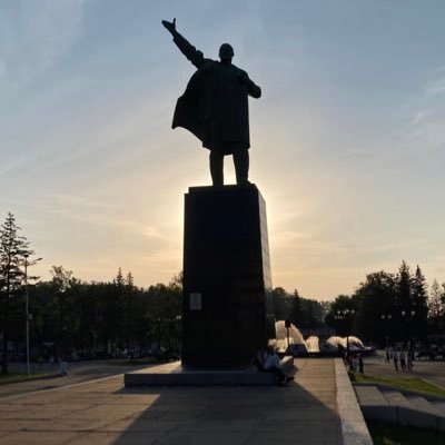 J_W_0624's profile picture. “with dialectics the rabble gets on top”