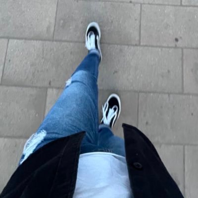 guyens12's profile picture. 