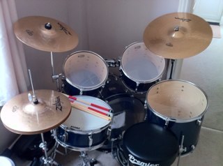 hutchmyster72's profile picture. poobumwee