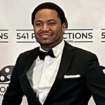 SeanTeal1's profile picture. AA in Theatre Arts
Actor/Singer/Dancer/Comedian/
Drum Player/Basketball/Football/American Sign Language