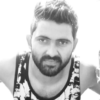 sanjayyadav9565's profile picture. शब्दों में नहीं, एहसासों में जीता हूँ।

जो मिला, उसे शुक्रिया… जो नहीं मिला, उसकी भी वजह होगी।

ज़िंदगी एक सफर है, मुस्कुरा के तय करो।