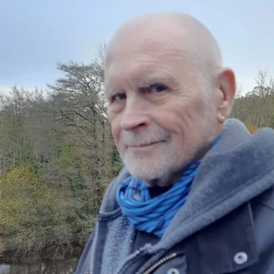 Utopian citizen, writer, teacher.
Professor Emeritus, Ralahine Centre for Utopian Studies, Limerick.