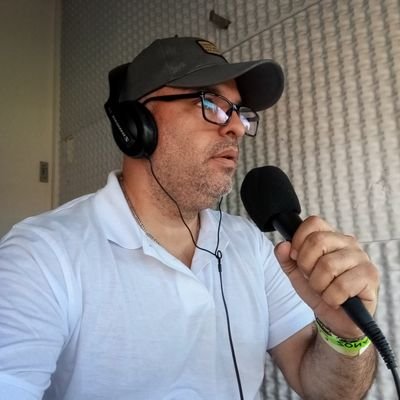 Periodista Deportivo.#Diego Eterno
Pichón de comentarista⚽
❤️Mar Del Plata
actualmente AM 650 Radio Belgrano @consaborafutbol.
