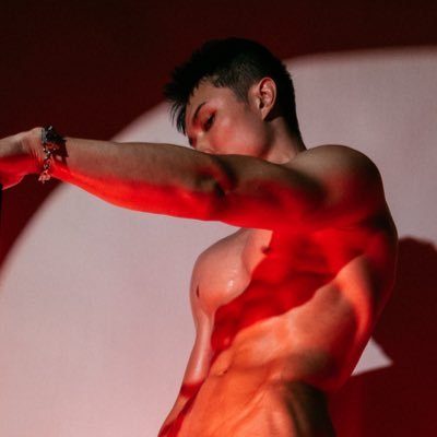 🔞adult only性向如浮雲,無須被世俗定義 9/25-9/29🇭🇰see more & chat https://t.co/8bUB5AjAlt 台港澳專區https://t.co/wY4DAzb7Ae 2.0 @mr_wolf002 💍@ChiBB1214