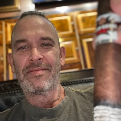 DarinMabry's profile picture. Monkey Dad and Lover of the Leaf, Diehard TEXANS fan. let’s talk cigars 👍. How about those Rockets 🚀