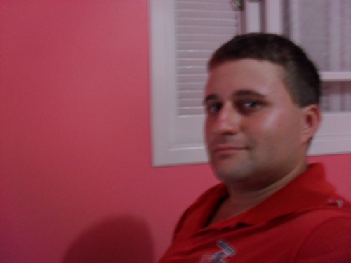 larasegredo's profile picture. 