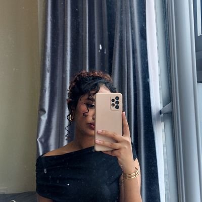 youarenot_GaGa's profile picture. 26, a sucker for sunsets and beach waves