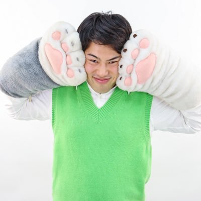 tomoharubbc's profile picture. NSC43期 24歳 門真市民 小金持ち グリーンランド バスケ 子供と遊ぶ ラップ 恋愛心理学 お母さんは陰謀論者です 人の笑顔が見たくて芸人なりました 座右の銘は努力全力諦めない ライブの告知はインスタから ぷりぷりラジオ3 https://t.co/MrEt1IaBR4