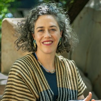 Decana de la Escuela de Administración @EAFIT en Medellín AMBA/AACSB - ex varias cosas - mamá muy mamá - Historiadora y PhD en Administración -@worldfellows