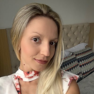 AnaLaur43056577's profile picture. 